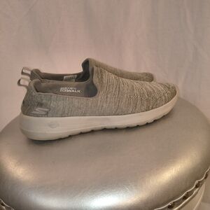 Skechers Light Gray GOwalk Gen 5 Goga Max Size 9 Slip Ons